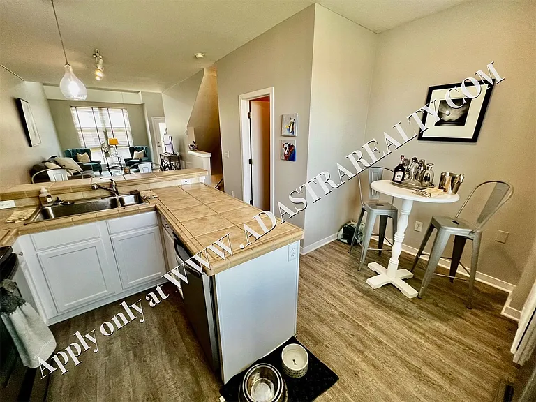 4545 Madison Ave — Photo 12