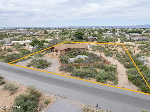 5775 Shadow Hills Rd, Las Cruces, NM 88012