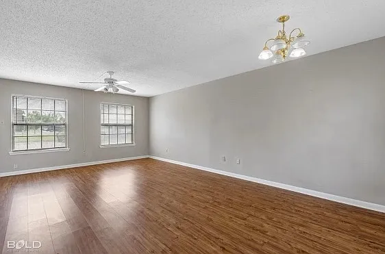 121 Carriage Square Dr — Photo 7
