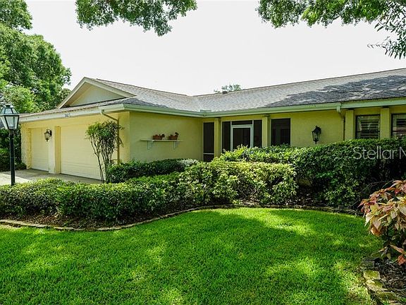 3rd image of 3163 Hyde Park Dr