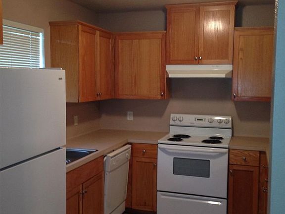 3rd image of 3706 Oldenburg Ln