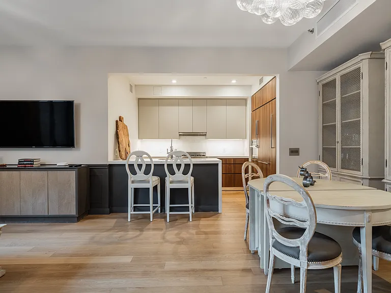 360 E 89th St #4E — Photo 9