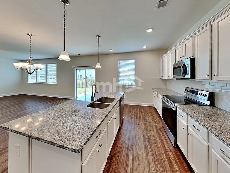 316 Bourne St — Photo 3