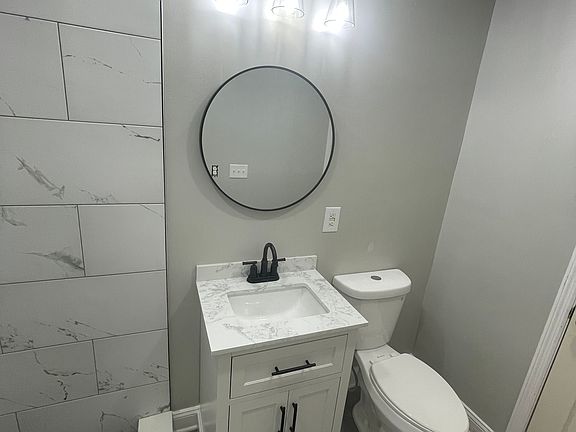 5th image of 3242 W Hamilton Ave