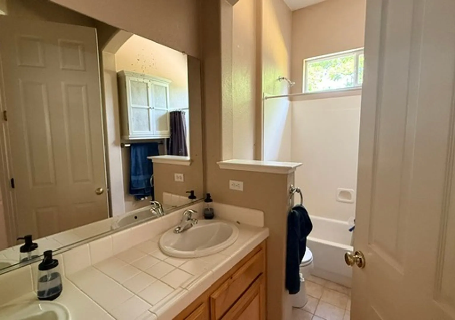 Spacious 5bd/3ba Rocklin Home — Photo 4