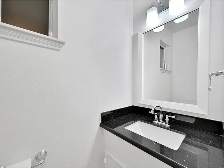 9411 Roos Rd — Photo 22