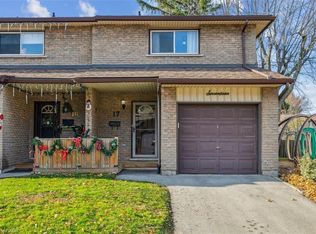 1455 Garth St #17, Hamilton, ON L9B 1T4