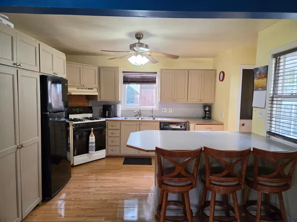 813 Ulstad Ave, Albert Lea, MN 56007