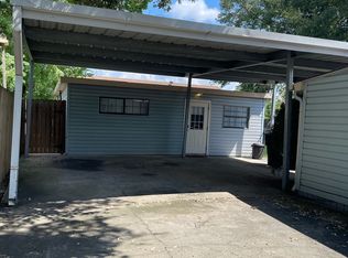 609 S 12th St #B, Nederland, TX 77627