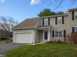 100 Meadowcroft Dr, Lancaster, PA 17603