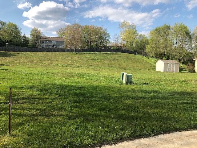 2nd image of 528 Park View Cir
