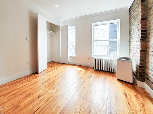 Rented by Brighton Management | media 8