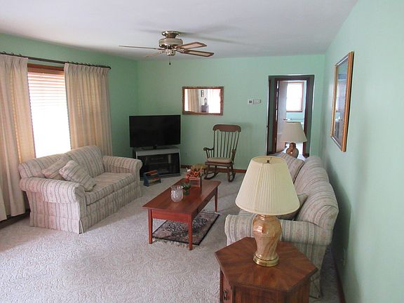2nd image of 614 E Lawn Ave