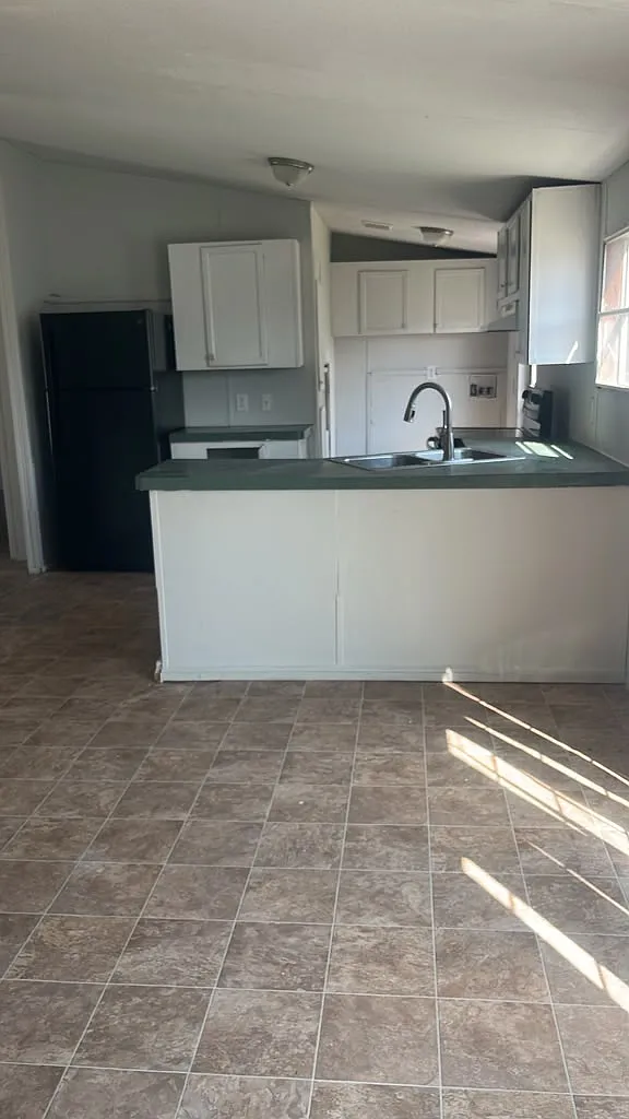 3 bed, 1200 sqft, $1,350 — Photo 2