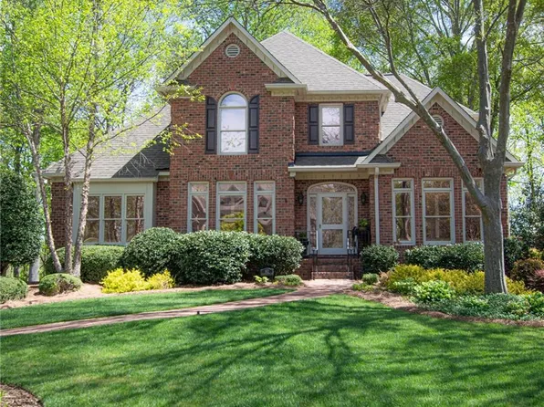 162 N Hiddenbrooke Dr, Advance, NC 27006