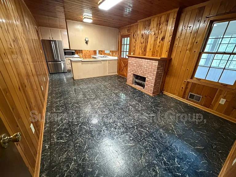 200 Indian Creek Dr — Photo 15