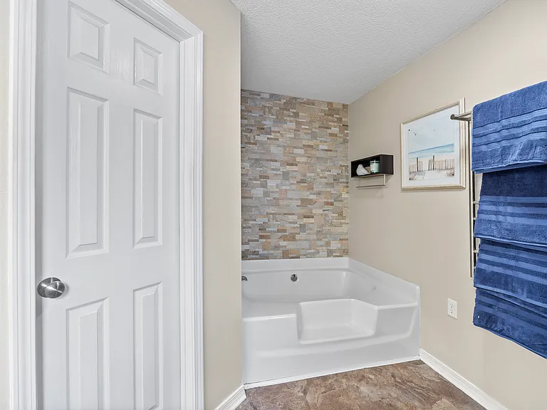 8551 Wilburn Cv — Photo 27