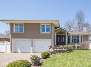 10 Deerpath Ave, Syosset, NY 11791