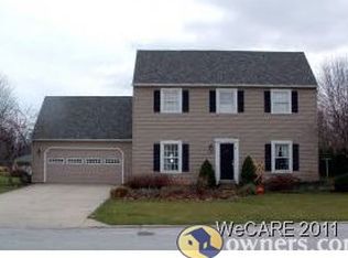 817 Glyncrest Dr, Wapakoneta, OH 45895