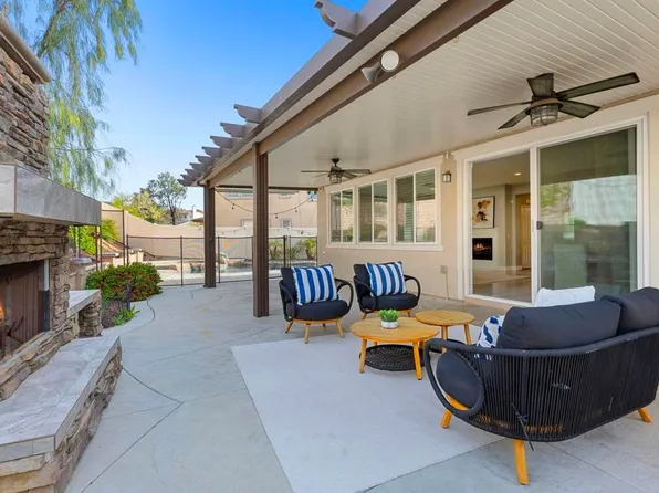 39031 New Meadow Dr, Temecula, CA 92591