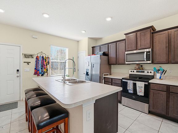 3rd image of 2848 BLACK BUCK Circle