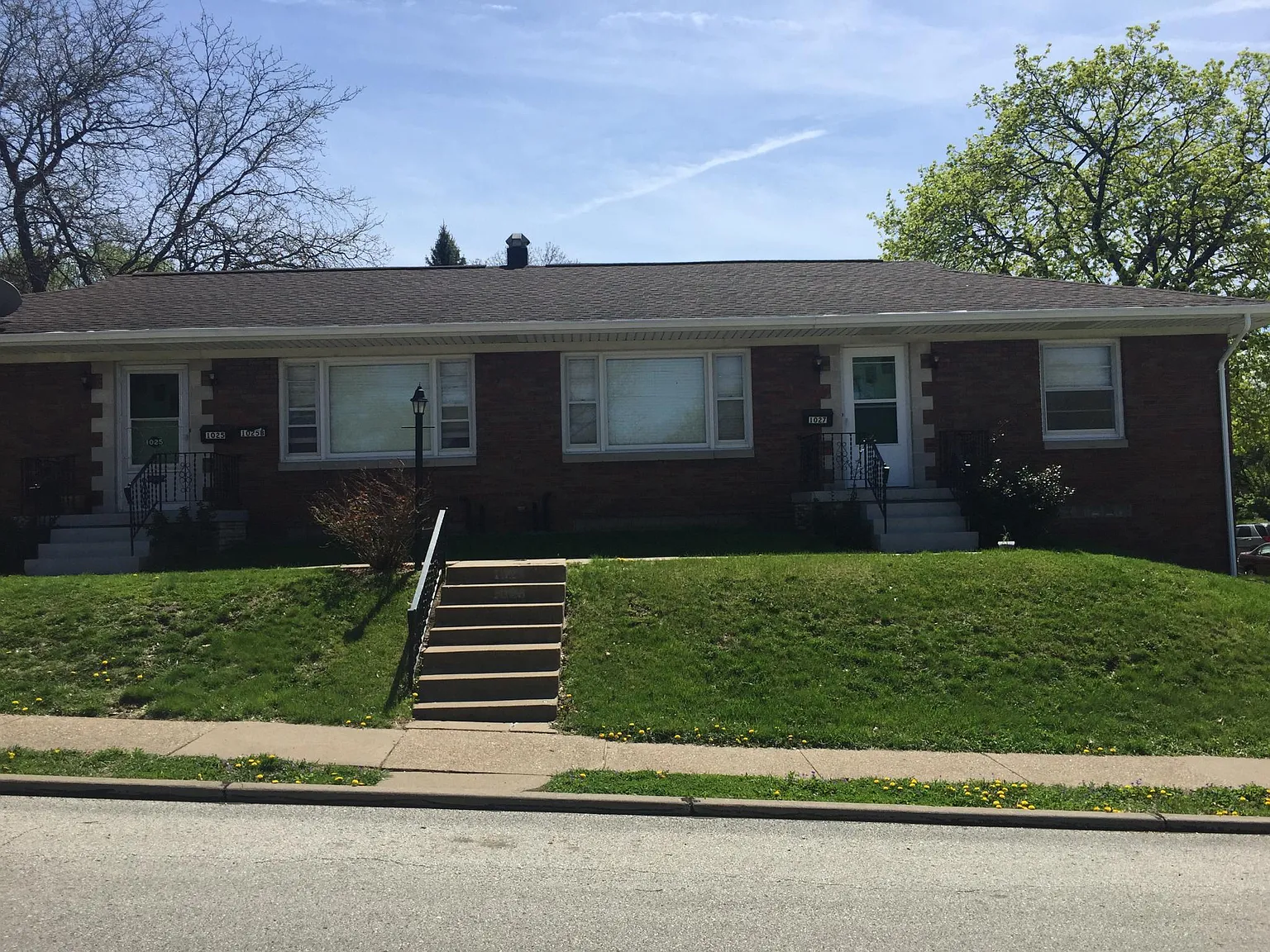 1025 W Lombard St — Photo 1