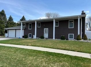 1604 Valli Hi Rd, Norfolk, NE 68701