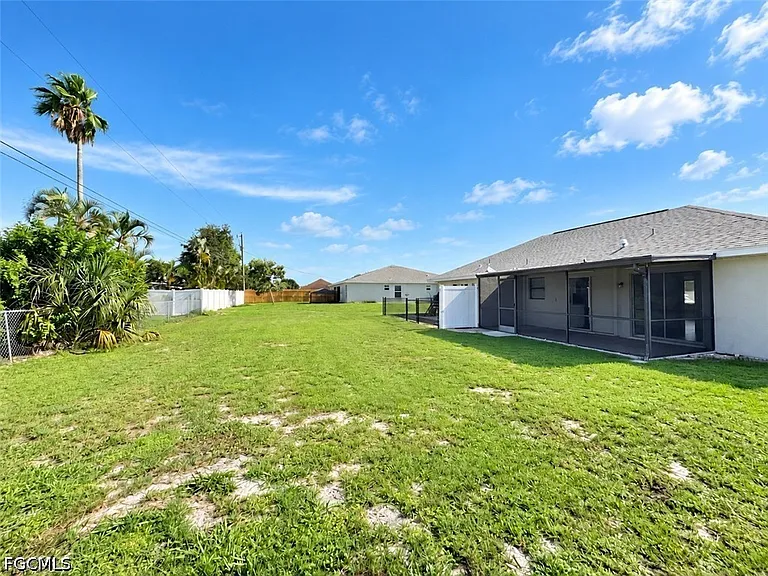 4133 SW 7th Pl — Photo 10