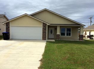 7013 SW Greenview Dr, Topeka, KS 66619