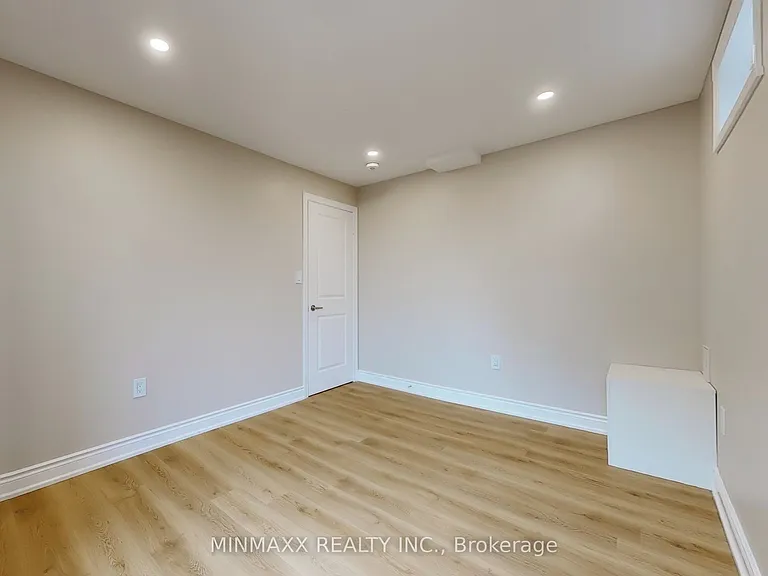 465 Thornborrow Ct — Photo 18