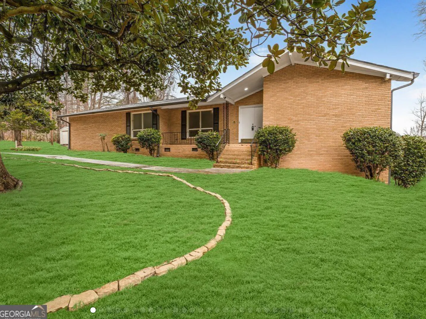 3 Bedroom 2 Bath Gem in Fayette County School District — Photo 1