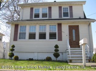 352 Ridgewood Ave, Staten Island, NY 10312