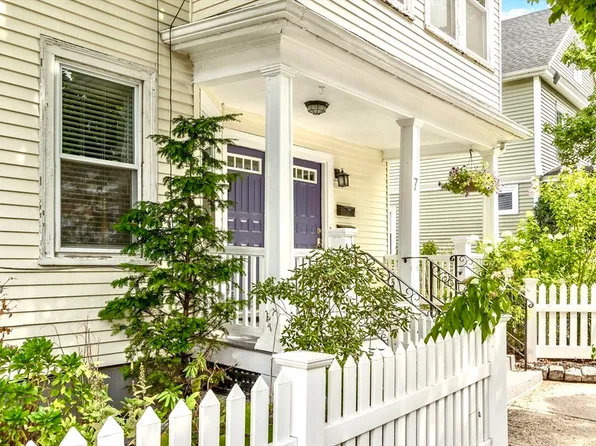 7 Phelps St #1, Salem, MA 01970