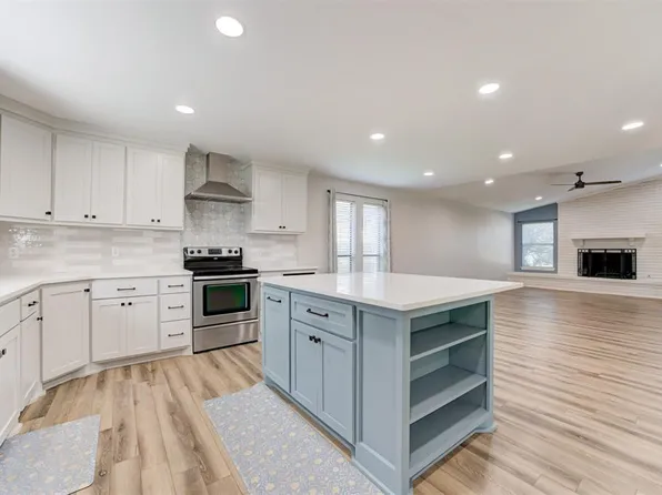 2501 Valley Brook Dr, Edmond, OK 73034