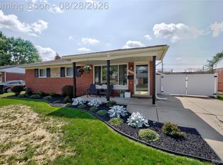 31139 Roycroft St, Livonia, MI 48154
