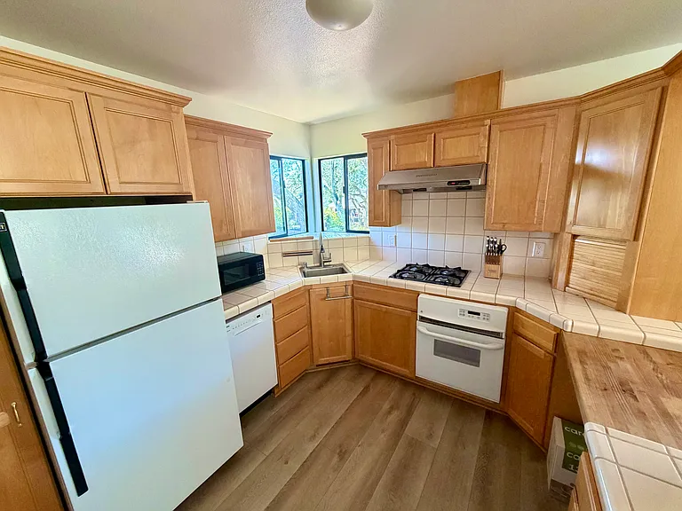 11609 McCarthy Rd — Photo 5