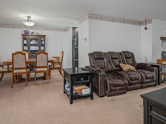 4th image of 32339 7th Ave #28