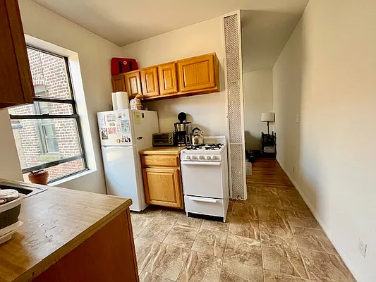 Rented by KNOCKKNOCK LLC | media 10