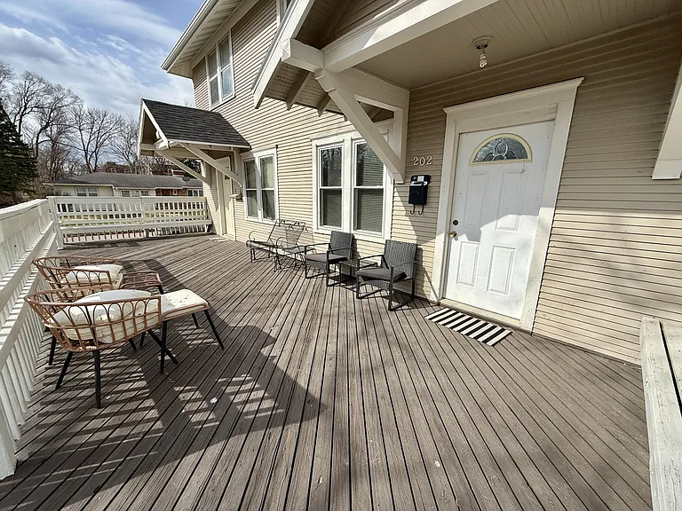 200 N Pine St #202 — Photo 2