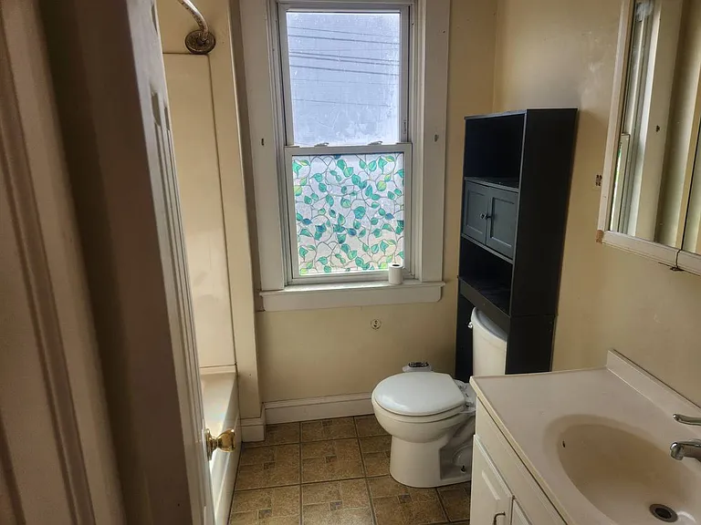 588 Railroad Ave #3 — Photo 7