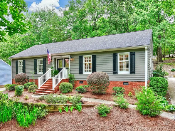 1230 Somersby Ln, Matthews, NC 28105