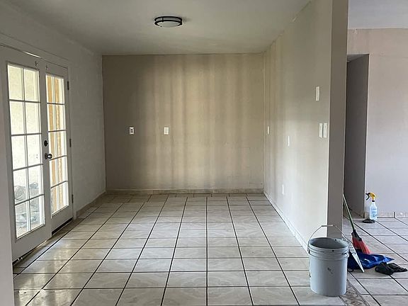 2nd image of 291 W Holly Ln