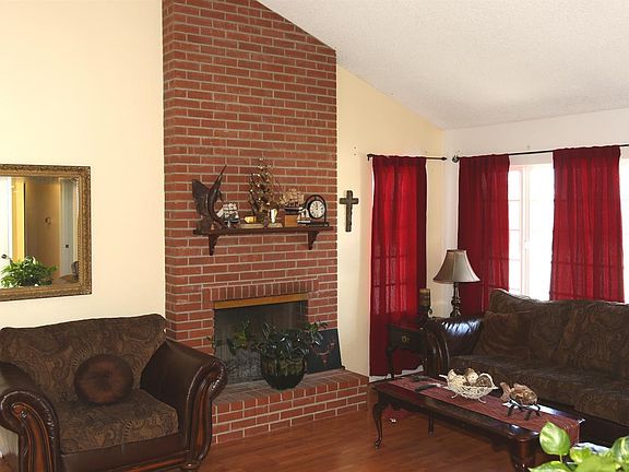3rd image of 4445 Village Knoll Dr