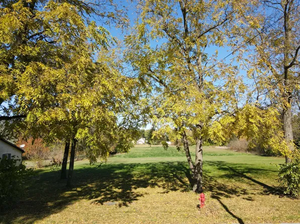 302 W Beaver St, Morocco, IN 47963