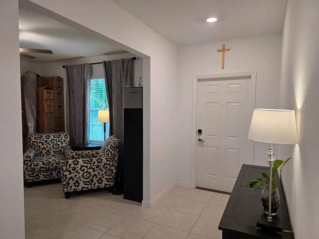 4 bed, 2.5 bath, 2582 sqft, $2,900 — Photo 4