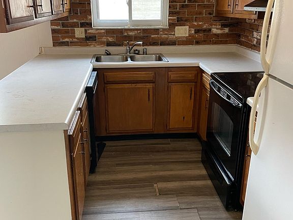 5th image of 162 Wyndcrest Ct #A