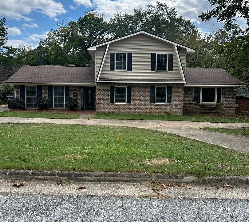 3232 College Dr