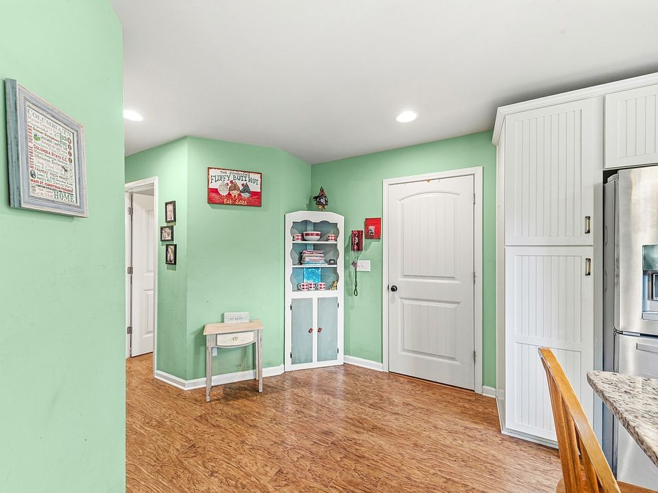 43rd image of 2650 Haywood Hollow Rd