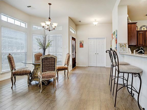 5th image of 8919 Summer Ash Ln