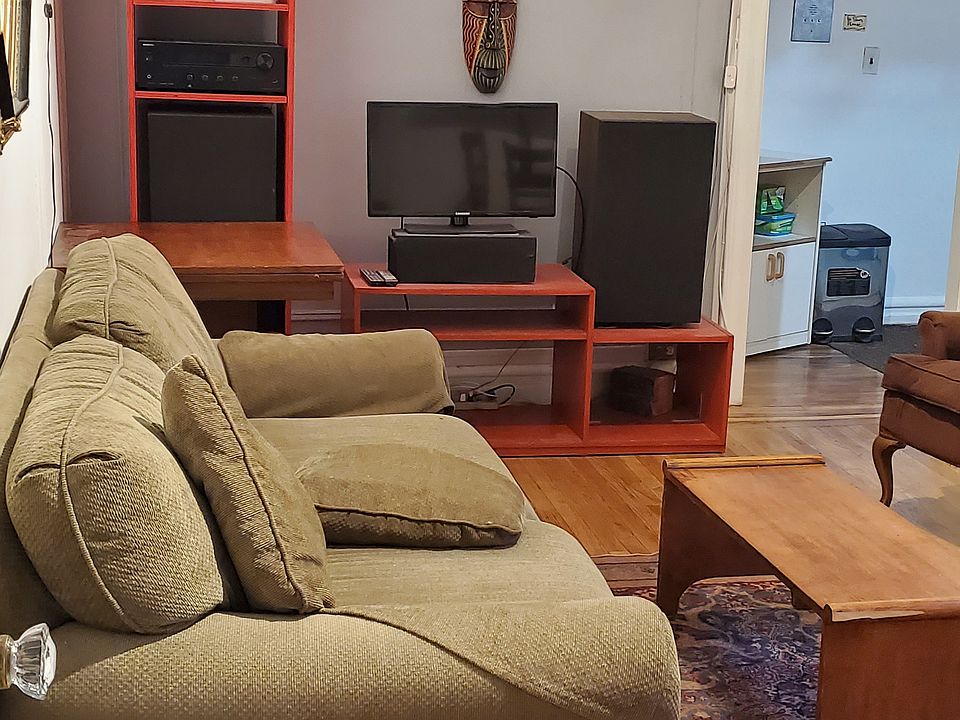 1st image of 427 W 51st St APT 3A